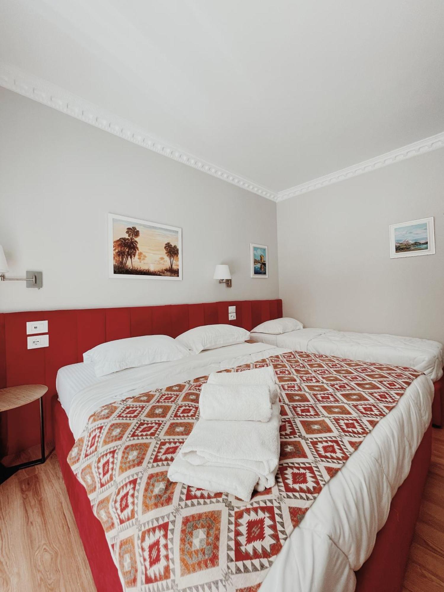 Ruby Palace Vlore Bagian luar foto