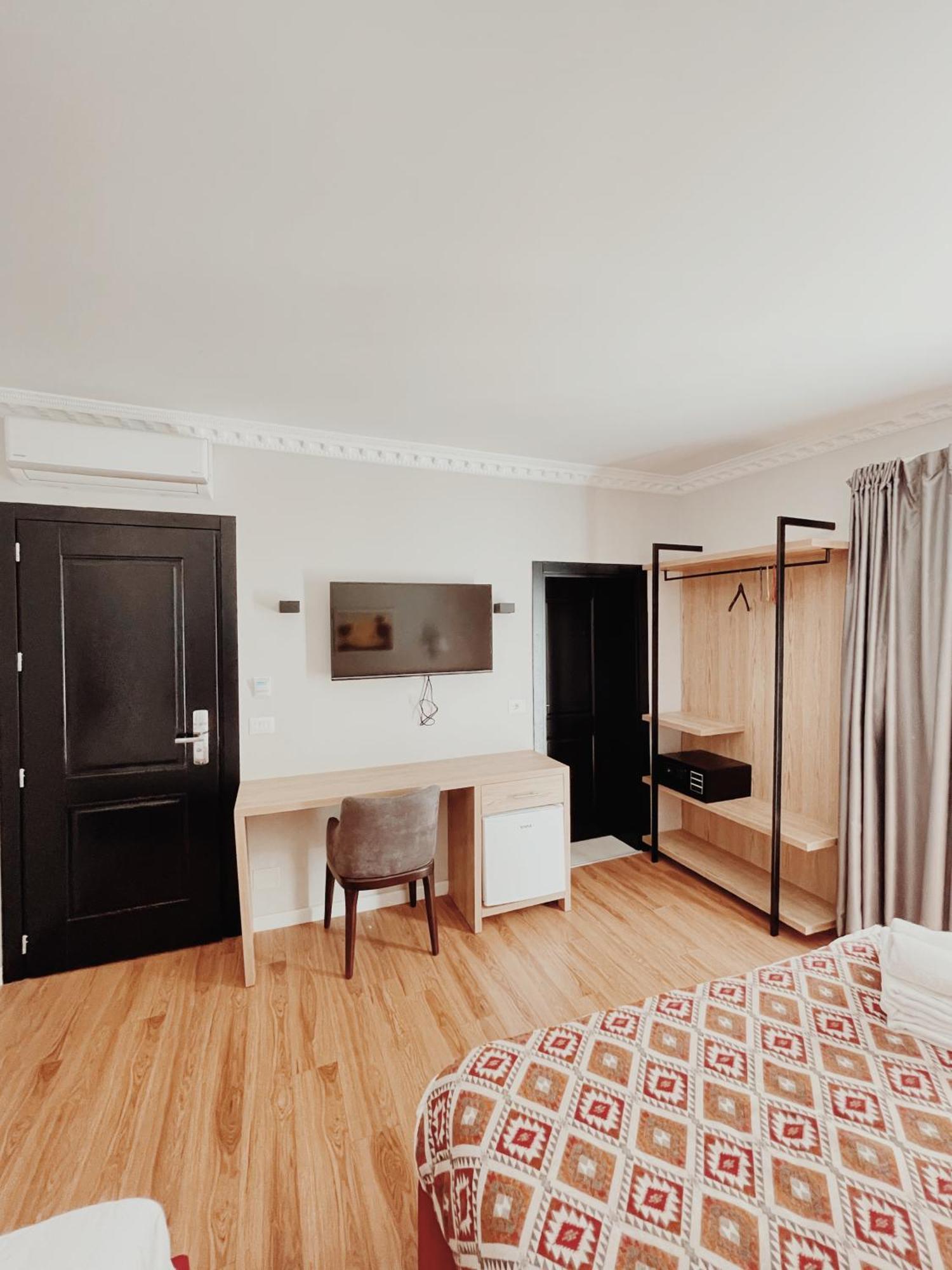Ruby Palace Vlore Bagian luar foto