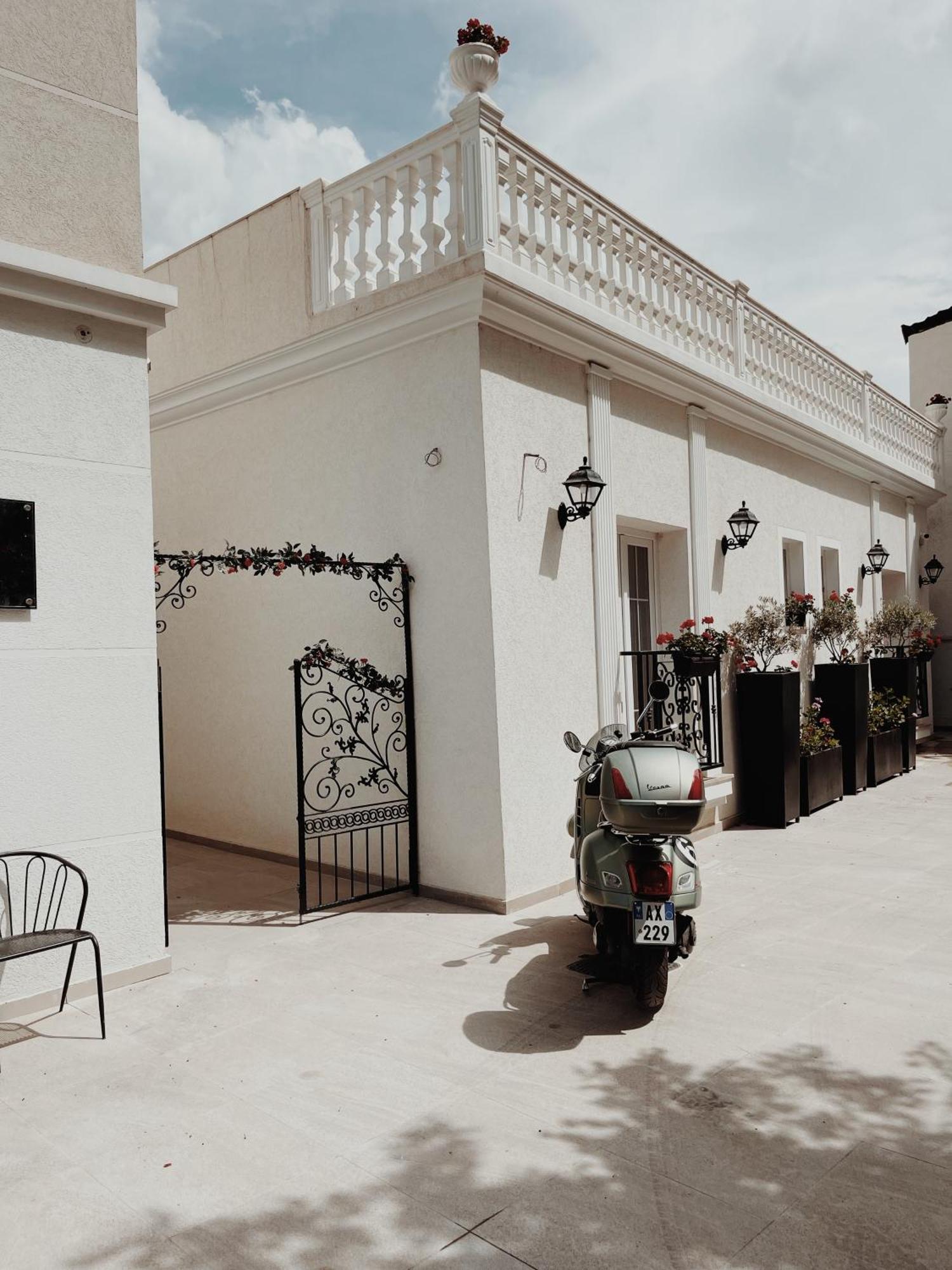Ruby Palace Vlore Bagian luar foto