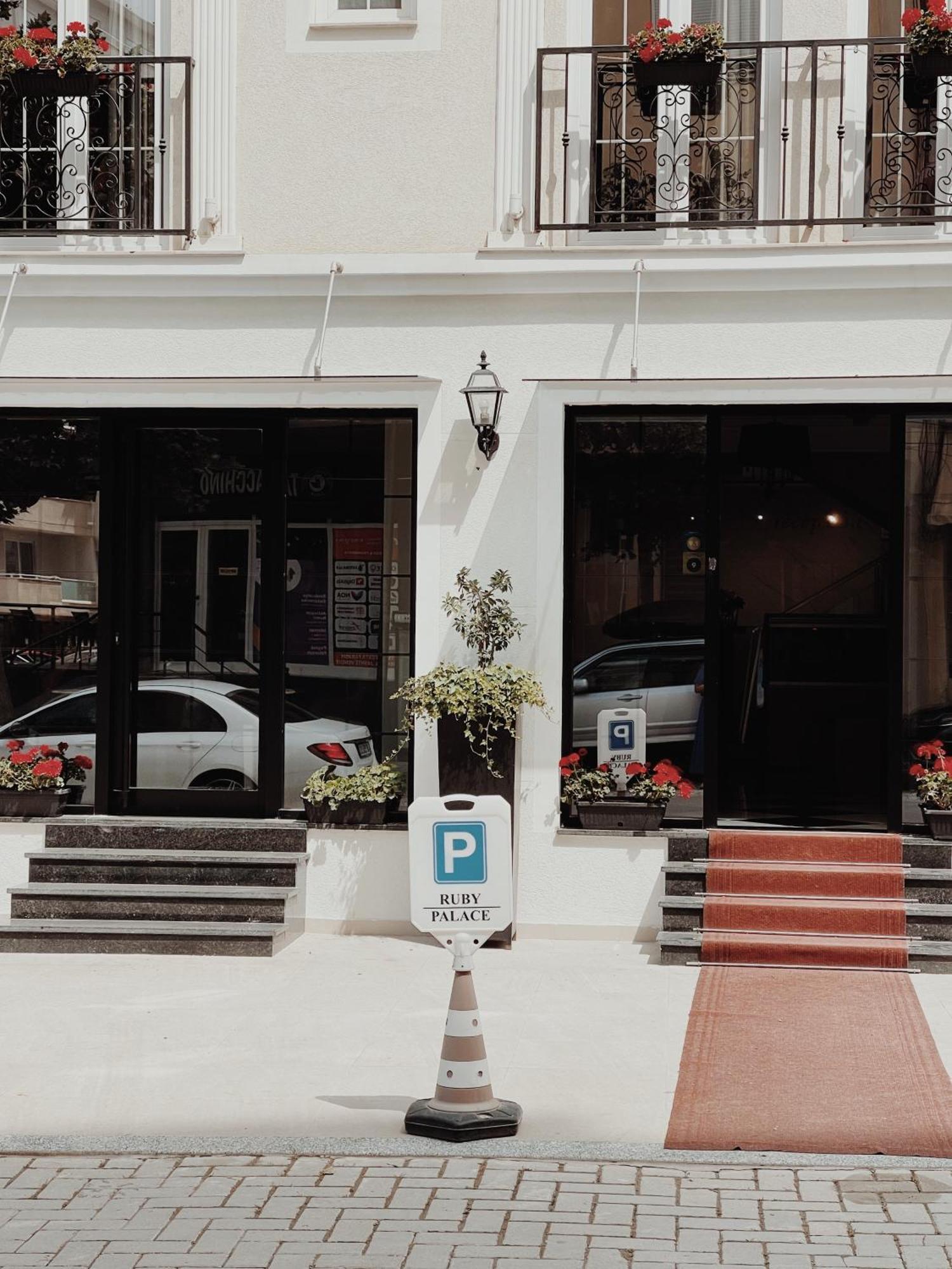 Ruby Palace Vlore Bagian luar foto