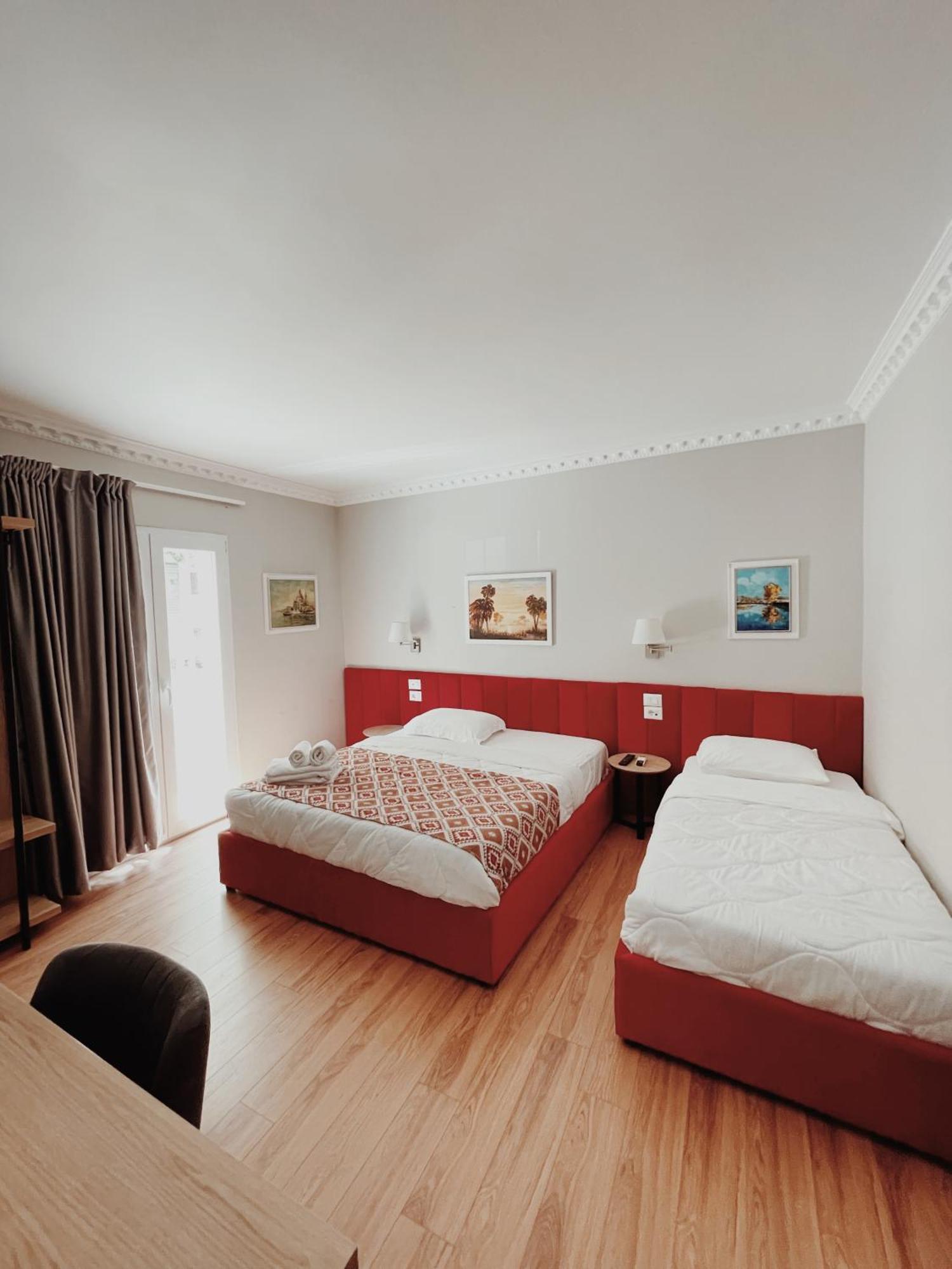 Ruby Palace Vlore Bagian luar foto