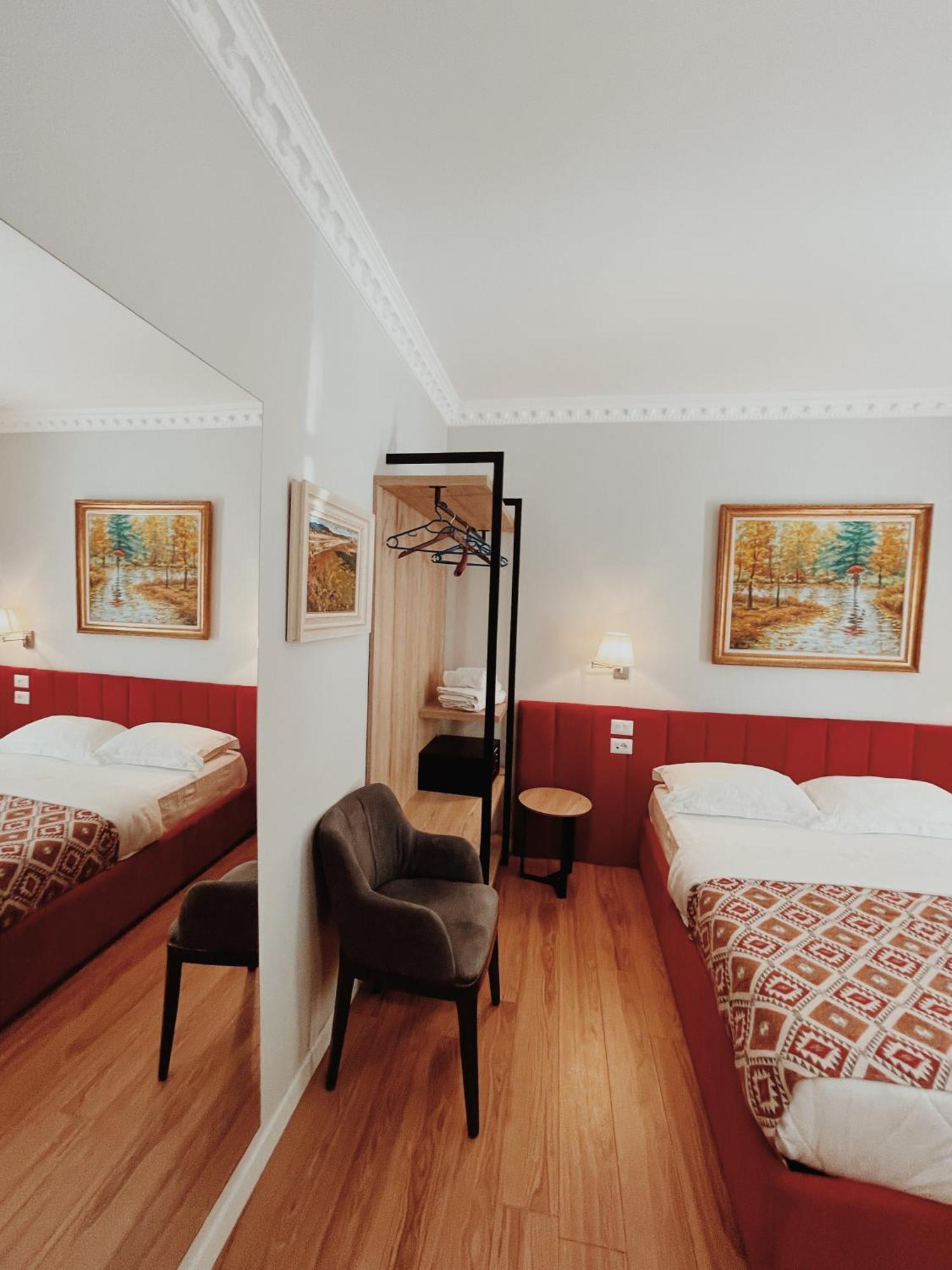 Ruby Palace Vlore Bagian luar foto
