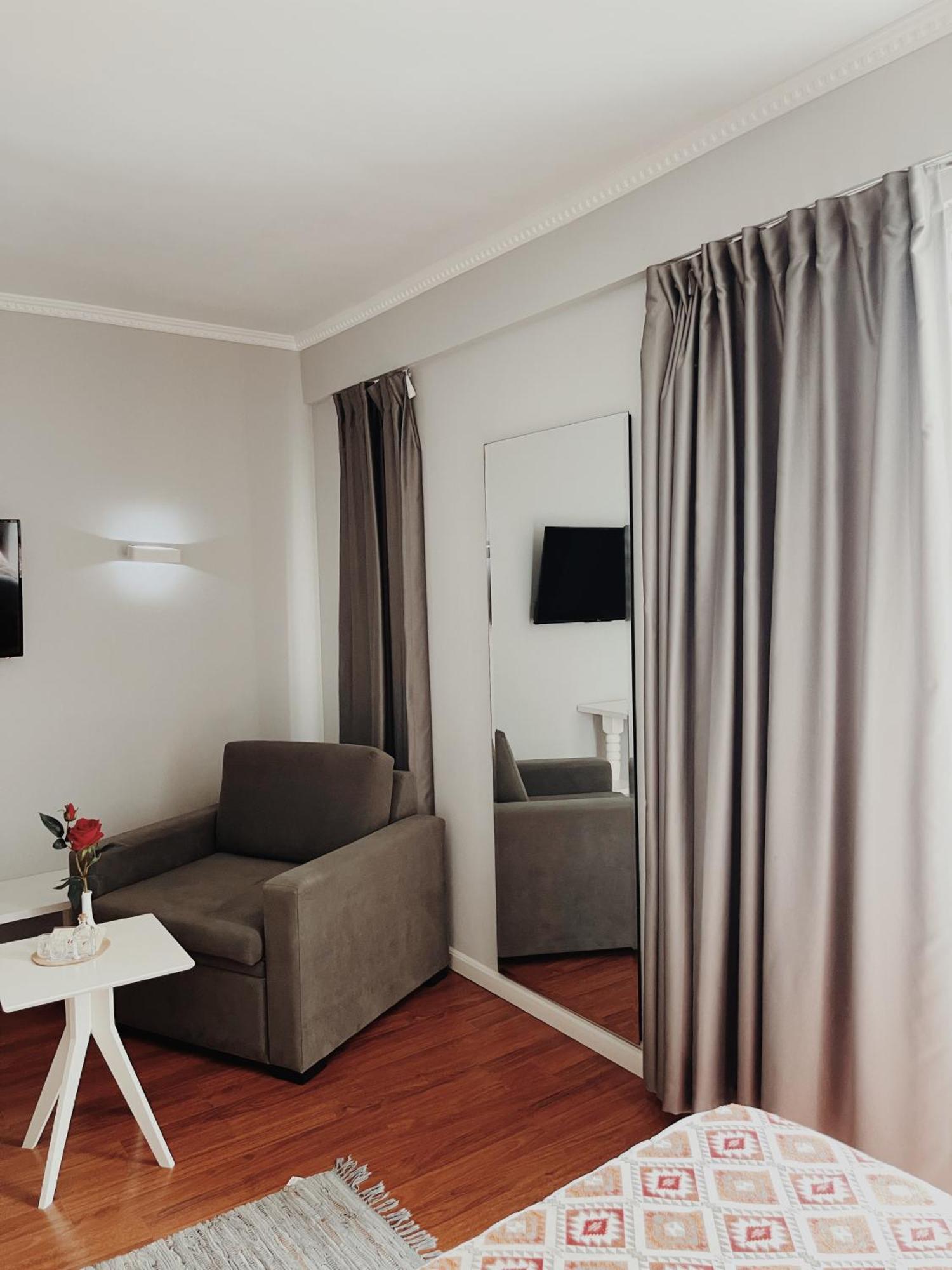 Ruby Palace Vlore Bagian luar foto