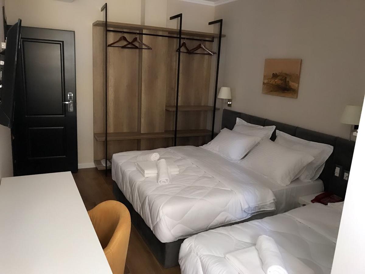 Ruby Palace Vlore Bagian luar foto