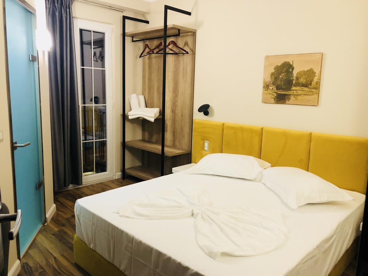 Ruby Palace Vlore Bagian luar foto